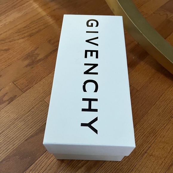 Givenchy Slides 37.5 - Picture 8 of 8